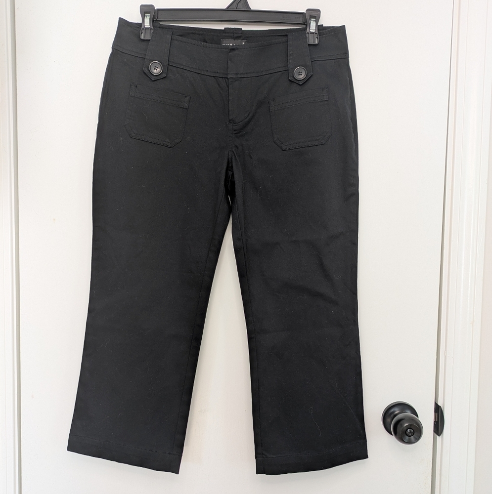 Vintage Y2K Wet Seal Black Low Rise Button Detail Cropped Dress Pants Capris